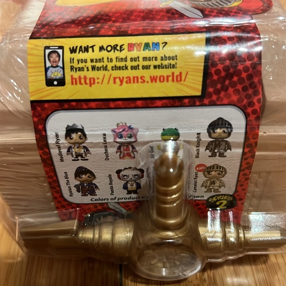 NWT New Ryan’s World Sir Ryan’s Dig N Discover Royal Treasure Mystery Figure Toy - Picture 3 of 3